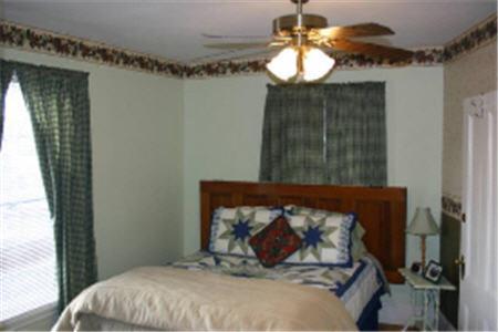 The Young House Bed And Breakfast Millinocket Habitación foto